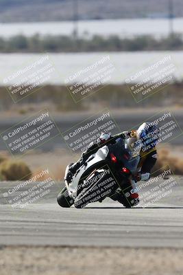 media/Nov-16-2025-Race Pace (Sun) [[8c5fa54630]]/Non Verified Riders (1st 20 Minutes)/1-Turn 14 (10am)/